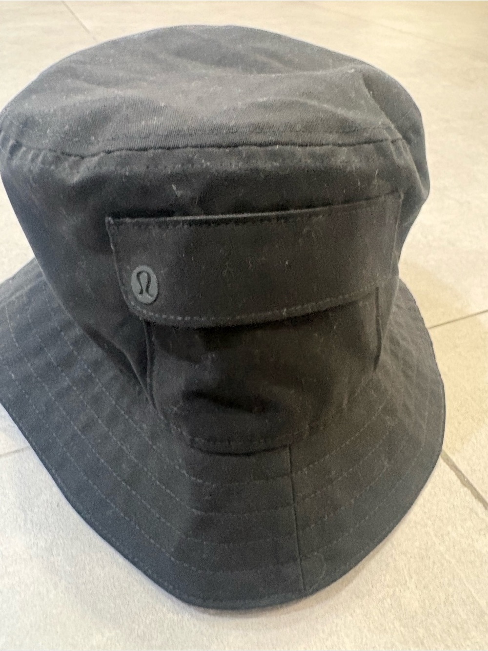 lululemon athletica Men's Black Bucket Hat with Front Pocket